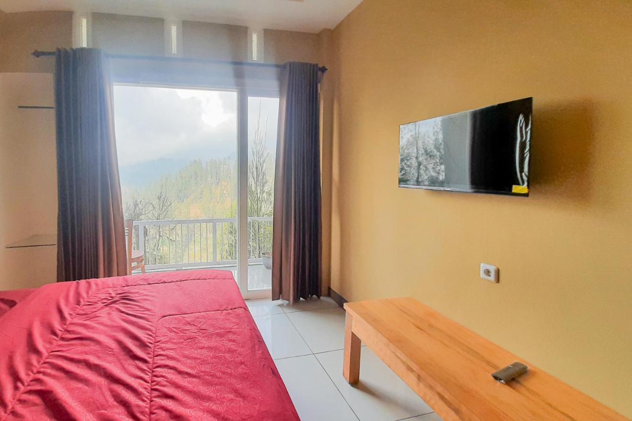 Delvia Bromo Homestay Mitra Reddoorz باسوروان المظهر الخارجي الصورة